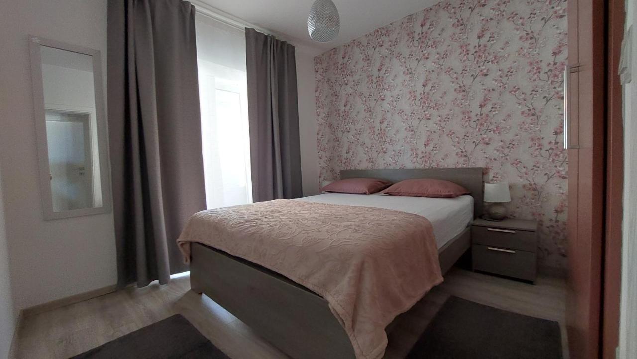 La Palma Apartment Pakostane Bagian luar foto