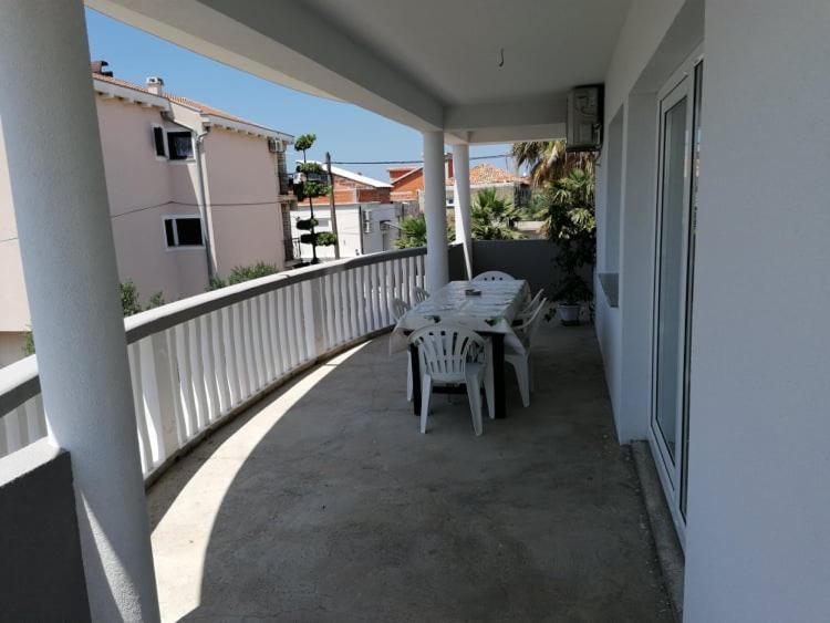 La Palma Apartment Pakostane Bagian luar foto