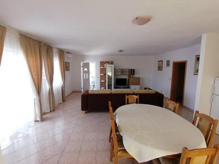 La Palma Apartment Pakostane Bagian luar foto